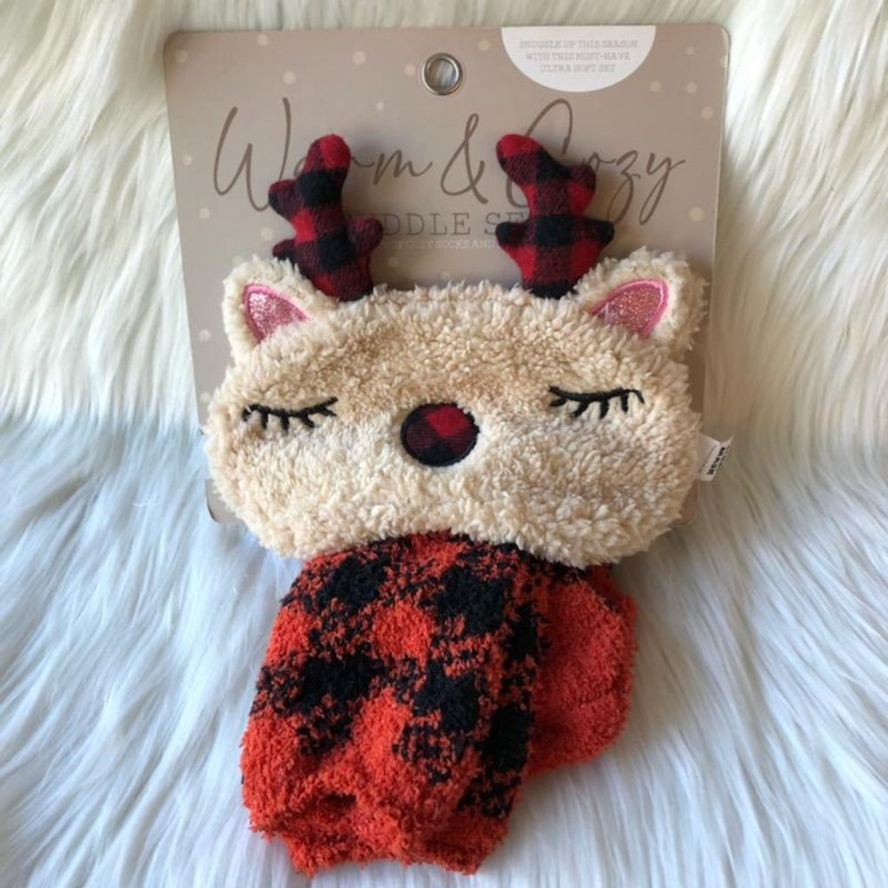 Warm & Cozy Cuddle Set - Picture 1 of 6